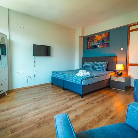 Apartament Yaghane *
