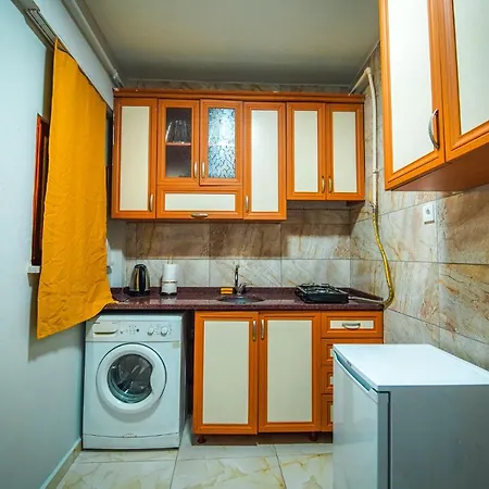 Apartament Yaghane *