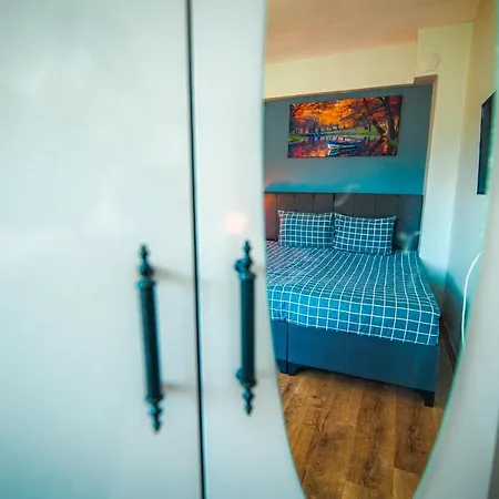 Apartament Yaghane *