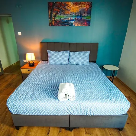 Apartament Yaghane *