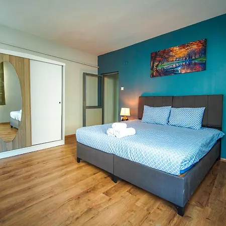 Apartment Yaghane