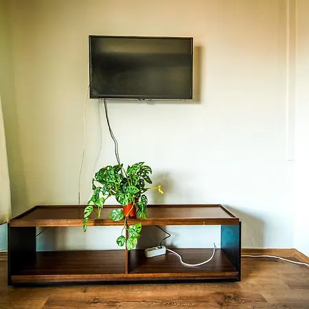 Apartment Yaghane