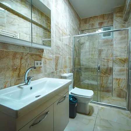 Yaghane Apartment