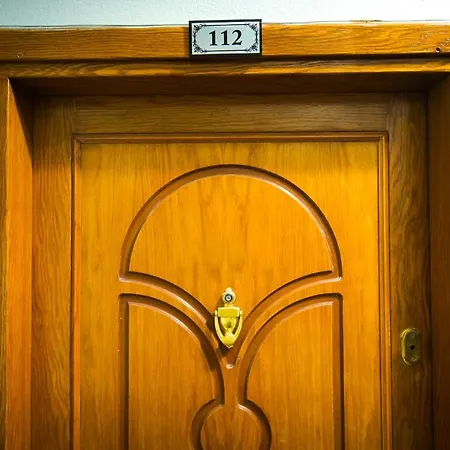 Yaghane Apartment